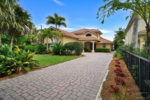 Villa ou maison à Stuart, Floride 3 chambres, 332.78 m2 № 2146645