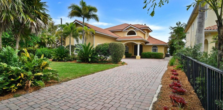 Villa ou maison à Stuart, Floride 3 chambres, 332.78 m2 № 2146645