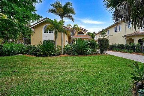Villa ou maison à vendre à Stuart, Floride: 3 chambres, 332.78 m2 № 2146645 - photo 2