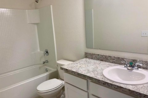House in DeLand, Florida 4 bedrooms, 209.96 sq.m. № 2200902 - photo 8