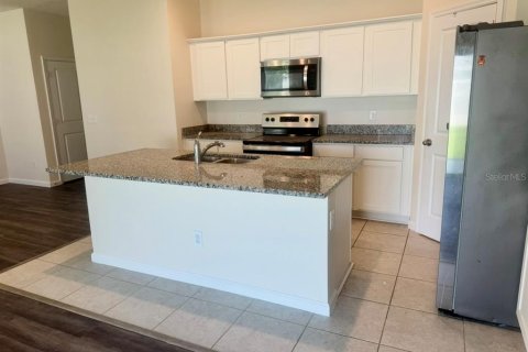 House in DeLand, Florida 4 bedrooms, 209.96 sq.m. № 2200902 - photo 6