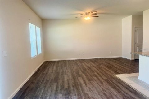 House in DeLand, Florida 4 bedrooms, 209.96 sq.m. № 2200902 - photo 5