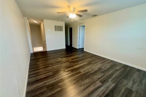 House in DeLand, Florida 4 bedrooms, 209.96 sq.m. № 2200902 - photo 13