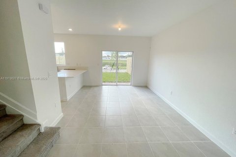 Touwnhouse à vendre à Miami, Floride: 3 chambres, 137.77 m2 № 1968894 - photo 3