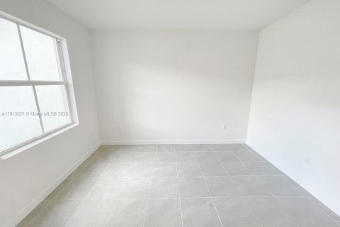 Touwnhouse à vendre à Miami, Floride: 3 chambres, 137.77 m2 № 1968894 - photo 15