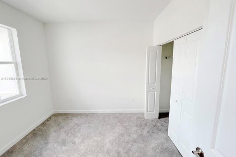 Touwnhouse à vendre à Miami, Floride: 3 chambres, 137.77 m2 № 1968894 - photo 27