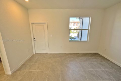 Touwnhouse à vendre à Miami, Floride: 3 chambres, 137.77 m2 № 1968894 - photo 5