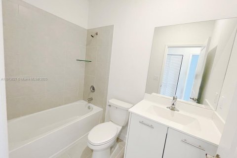 Touwnhouse à vendre à Miami, Floride: 3 chambres, 137.77 m2 № 1968894 - photo 25