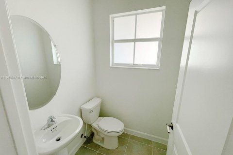 Touwnhouse à vendre à Miami, Floride: 3 chambres, 137.77 m2 № 1968894 - photo 13