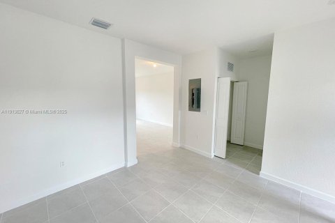 Touwnhouse à vendre à Miami, Floride: 3 chambres, 137.77 m2 № 1968894 - photo 17