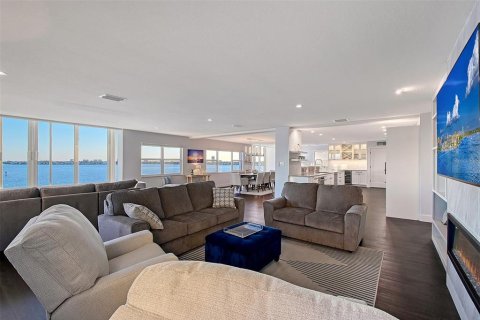 Condo in Sarasota, Florida, 3 bedrooms  № 1574578 - photo 27