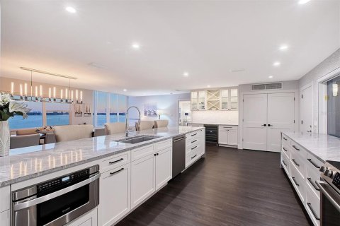 Condo in Sarasota, Florida, 3 bedrooms  № 1574578 - photo 2