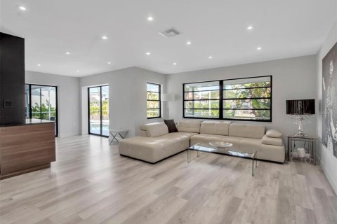 Casa en alquiler en Sarasota, Florida, 3 dormitorios, 185.34 m2 № 1163636 - foto 6