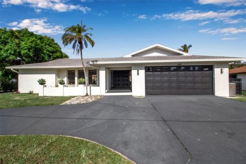 Casa en alquiler en Sarasota, Florida, 3 dormitorios, 185.34 m2 № 1163636 - foto 3