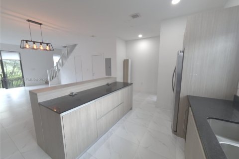 Купить таунхаус в Мирамар, Флорида 3 спальни, 139.73м2, № 2269608 - фото 6