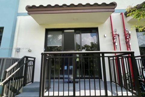 Купить таунхаус в Мирамар, Флорида 3 спальни, 139.73м2, № 2269608 - фото 13