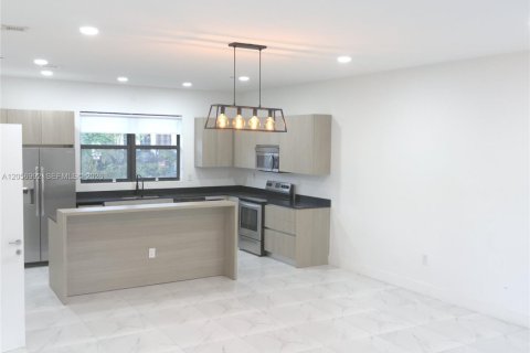 Купить таунхаус в Мирамар, Флорида 3 спальни, 139.73м2, № 2269608 - фото 7