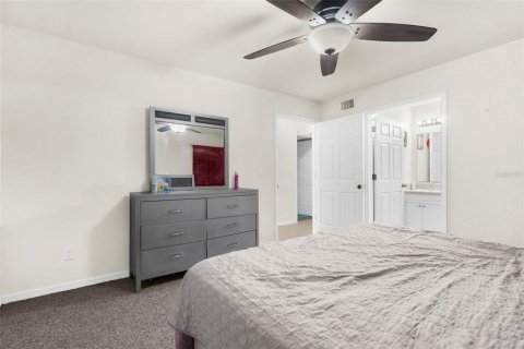 House in Lehigh Acres, Florida 3 bedrooms, 117.61 sq.m. № 1881154 - photo 13