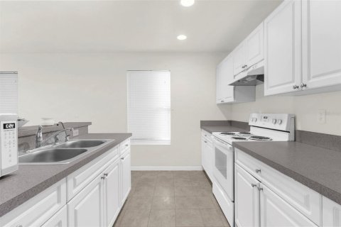 House in Lehigh Acres, Florida 3 bedrooms, 117.61 sq.m. № 1881154 - photo 9