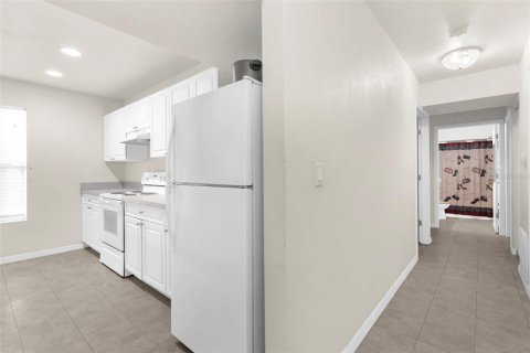 House in Lehigh Acres, Florida 3 bedrooms, 117.61 sq.m. № 1881154 - photo 11