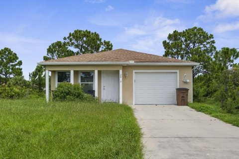 House in Lehigh Acres, Florida 3 bedrooms, 117.61 sq.m. № 1881154 - photo 1