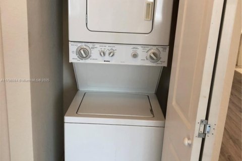 Condominio en venta en Homestead, Florida, 3 dormitorios, 113.43 m2 № 2013029 - foto 17