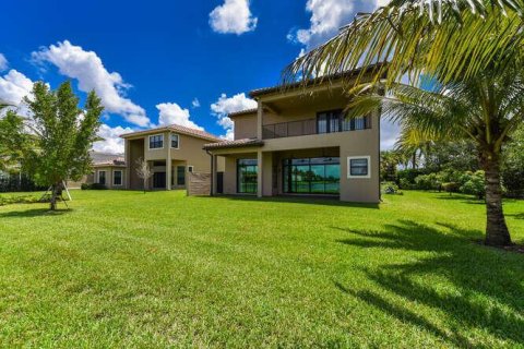 House in Delray Beach, Florida 5 bedrooms, 447.79 sq.m. № 2262422 - photo 30