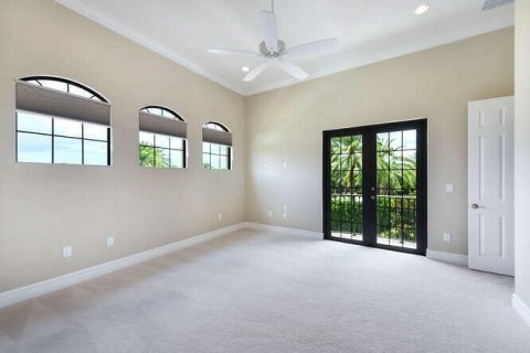 House in Delray Beach, Florida 5 bedrooms, 447.79 sq.m. № 2262422 - photo 22