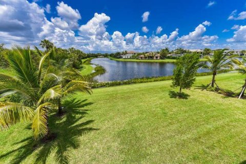 House in Delray Beach, Florida 5 bedrooms, 447.79 sq.m. № 2262422 - photo 16