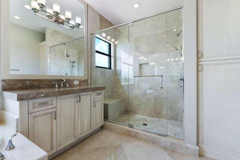 House in Delray Beach, Florida 5 bedrooms, 447.79 sq.m. № 2262422 - photo 14