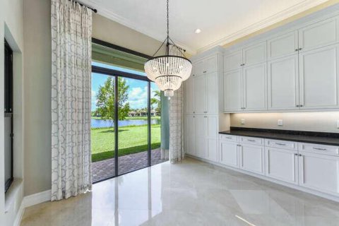 House in Delray Beach, Florida 5 bedrooms, 447.79 sq.m. № 2262422 - photo 5