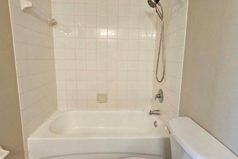 Снять в аренду кондоминиум в Уэст-Палм-Бич, Флорида 3 комнаты, 92.81м2, № 2244927 - фото 12