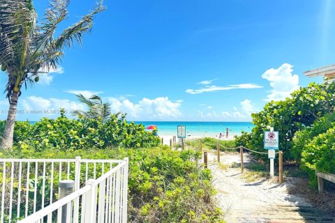 Copropriété à vendre à Hallandale Beach, Floride: 1 chambre, 81.57 m2 № 2016926 - photo 22