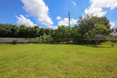 Снять в аренду виллу или дом в Брейдентон, Флорида 4 спальни, № 2066265 - фото 28