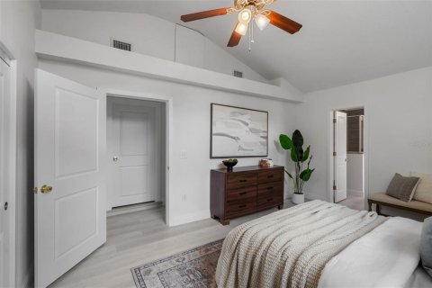 House in Apopka, Florida 4 bedrooms, 148.83 sq.m. № 1741071 - photo 24