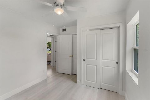 House in Apopka, Florida 4 bedrooms, 148.83 sq.m. № 1741071 - photo 21