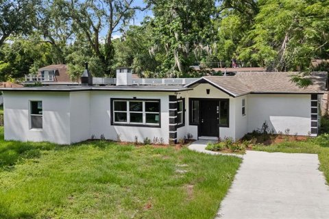 House in Apopka, Florida 4 bedrooms, 148.83 sq.m. № 1741071 - photo 1