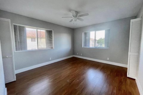 Condo in West Palm Beach, Florida, 2 bedrooms  № 2185300 - photo 4