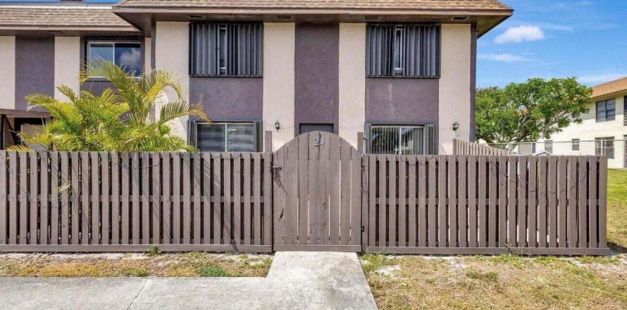 Condo in West Palm Beach, Florida, 2 bedrooms  № 2185300