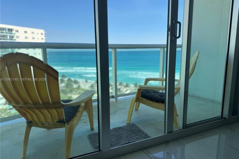 Condominio en alquiler en Hollywood, Florida, 2 dormitorios, 114.83 m2 № 2024829 - foto 2