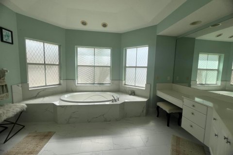 House in Wellington, Florida 6 bedrooms, 387.22 sq.m. № 2318346 - photo 11
