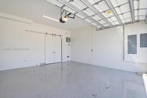 Купить виллу или дом в Майами, Флорида 4 спальни, 211.82м2, № 2027458 - фото 22