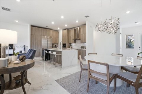 Купить виллу или дом в Майами, Флорида 4 спальни, 211.82м2, № 2027458 - фото 7