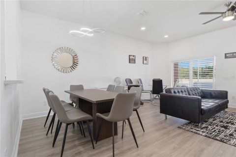 Condo in Davenport, Florida, 3 bedrooms  № 2156088 - photo 9