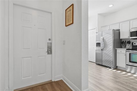 Condo in Davenport, Florida, 3 bedrooms  № 2156088 - photo 8