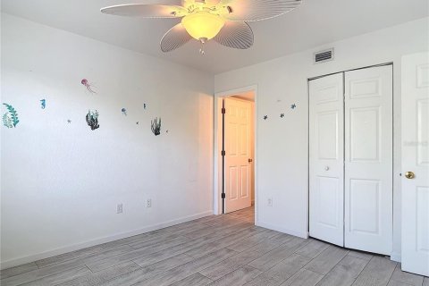 Condo in Punta Gorda, Florida, 2 bedrooms  № 1598299 - photo 11