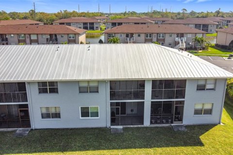 Condo in Punta Gorda, Florida, 2 bedrooms  № 1598299 - photo 4