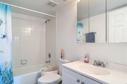 Condo in Punta Gorda, Florida, 2 bedrooms  № 1598299 - photo 15