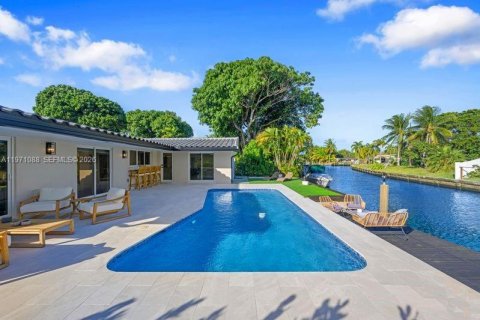 House in Pompano Beach, Florida 4 bedrooms, 156.08 sq.m. № 2042234 - photo 5