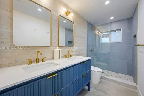 House in Pompano Beach, Florida 4 bedrooms, 156.08 sq.m. № 2042234 - photo 18